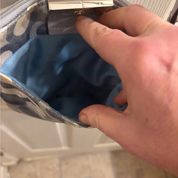 COPY - Coach Elegant Gray Patterned Crossbody Bag - Picture 5 of 8